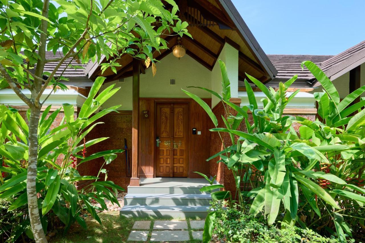 Gokulam Grand Resort & Spa, Kumarakom Exterior photo