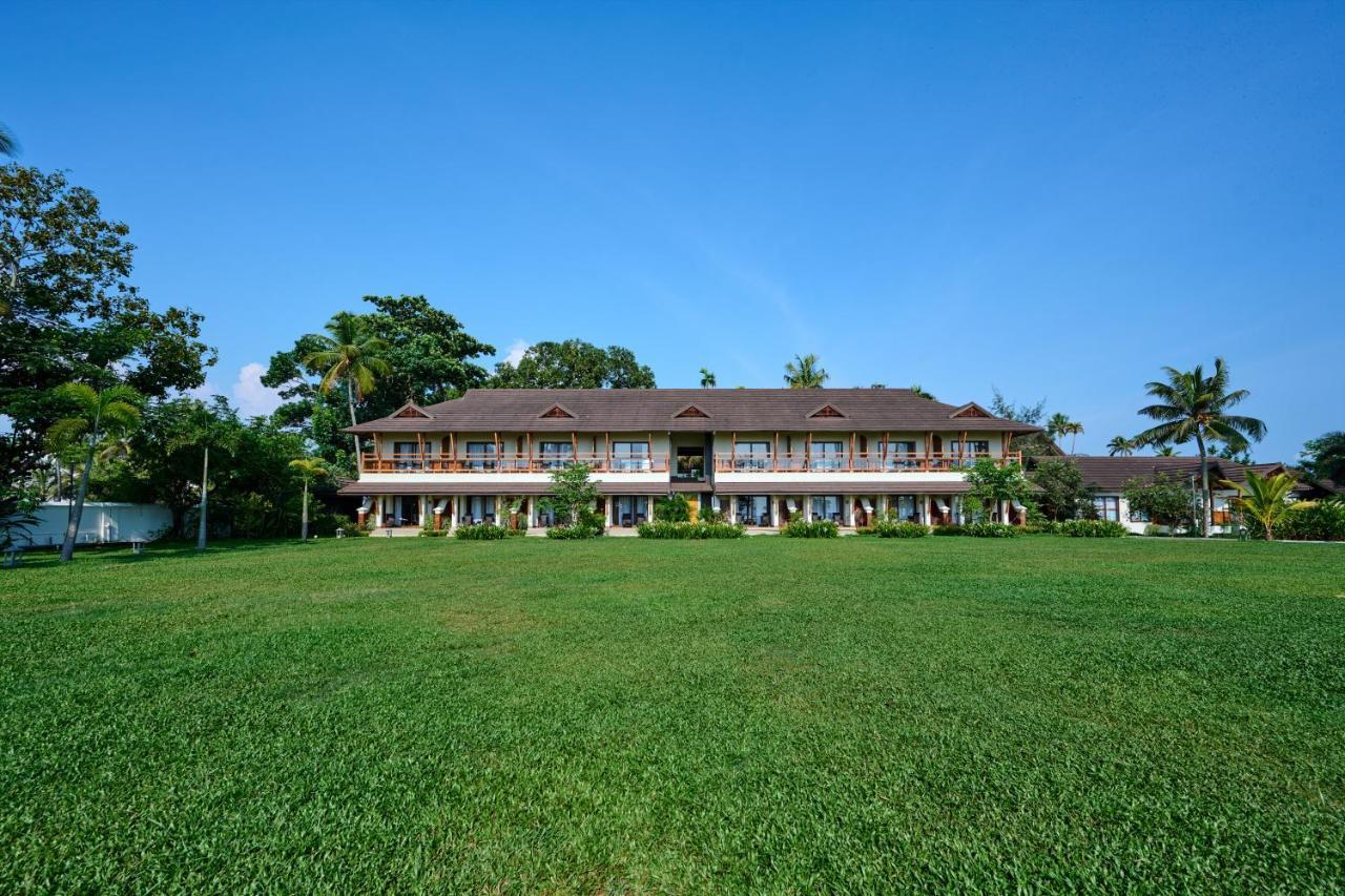 Gokulam Grand Resort & Spa, Kumarakom Exterior photo