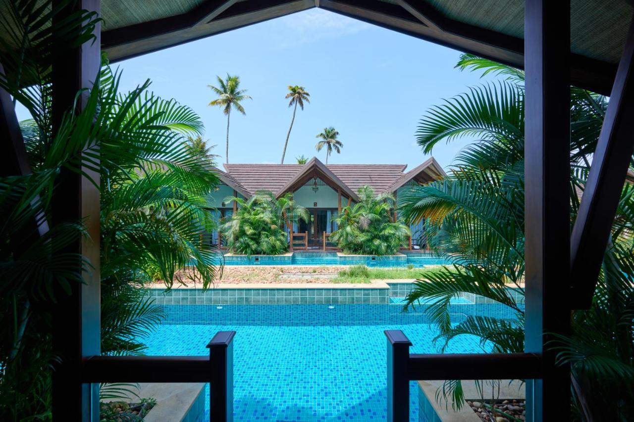 Gokulam Grand Resort & Spa, Kumarakom Exterior photo