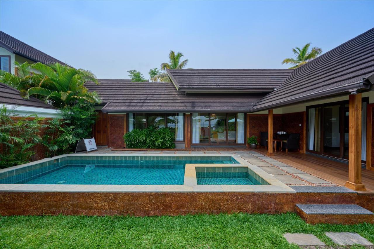 Gokulam Grand Resort & Spa, Kumarakom Exterior photo