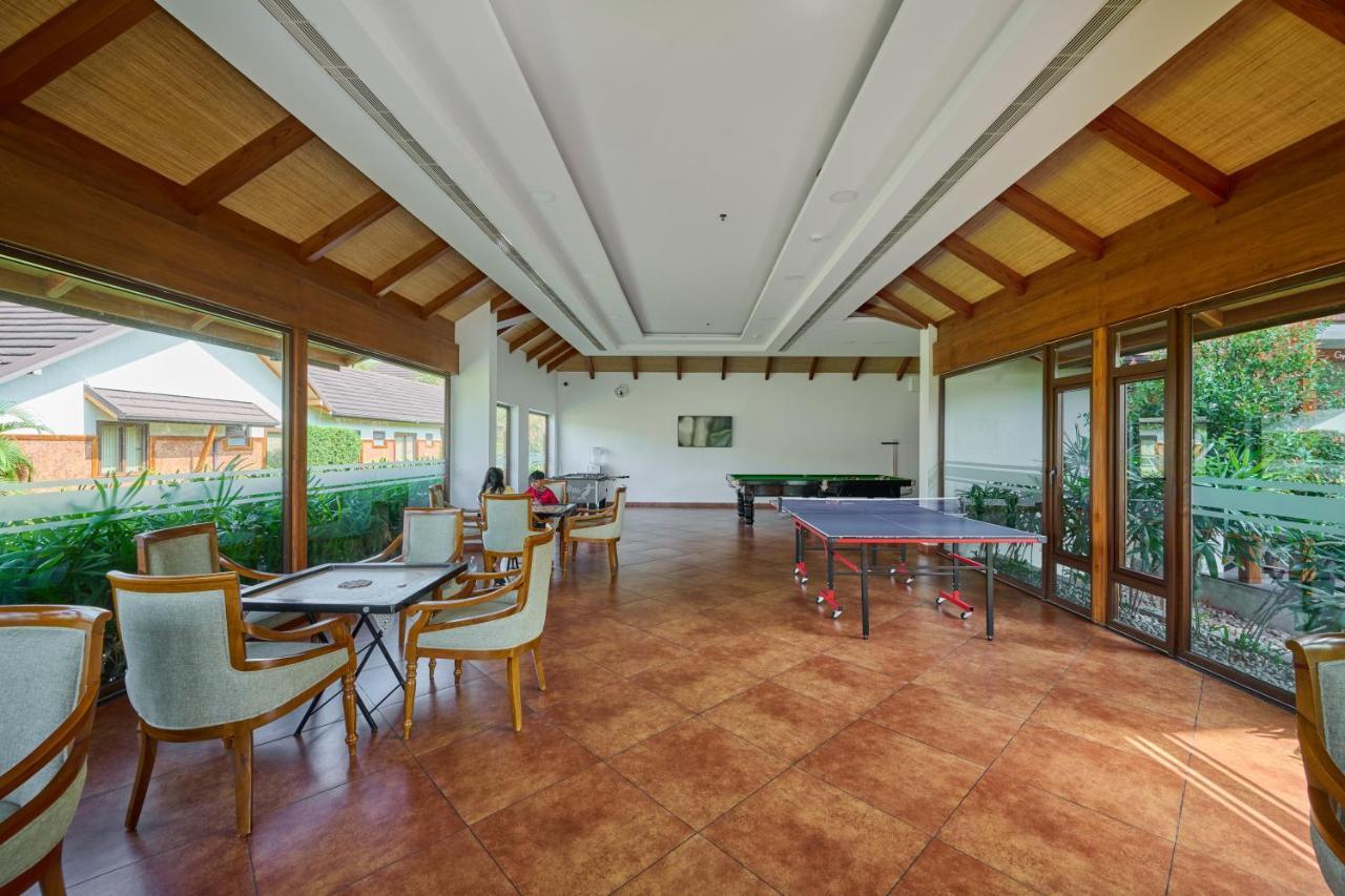 Gokulam Grand Resort & Spa, Kumarakom Exterior photo