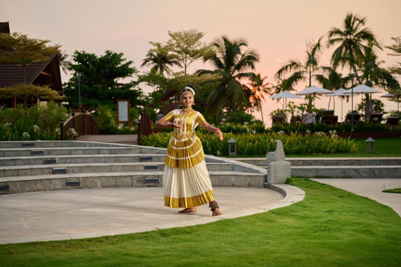 Gokulam Grand Resort & Spa, Kumarakom Exterior photo