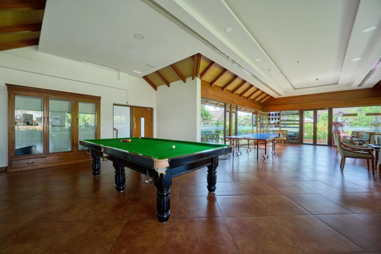 Gokulam Grand Resort & Spa, Kumarakom Exterior photo