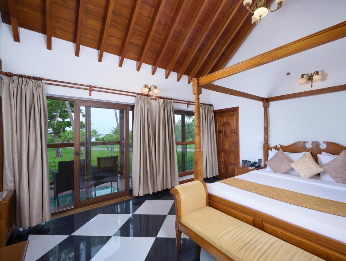 Gokulam Grand Resort & Spa, Kumarakom Exterior photo